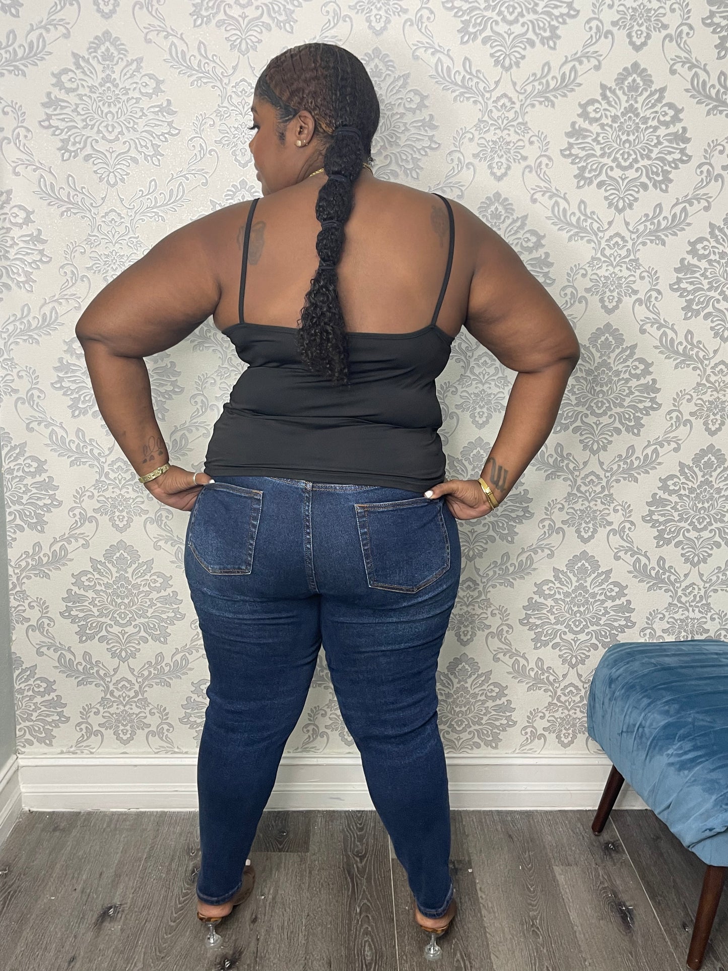 "ITS GIVING" DARK PLUS JEANS